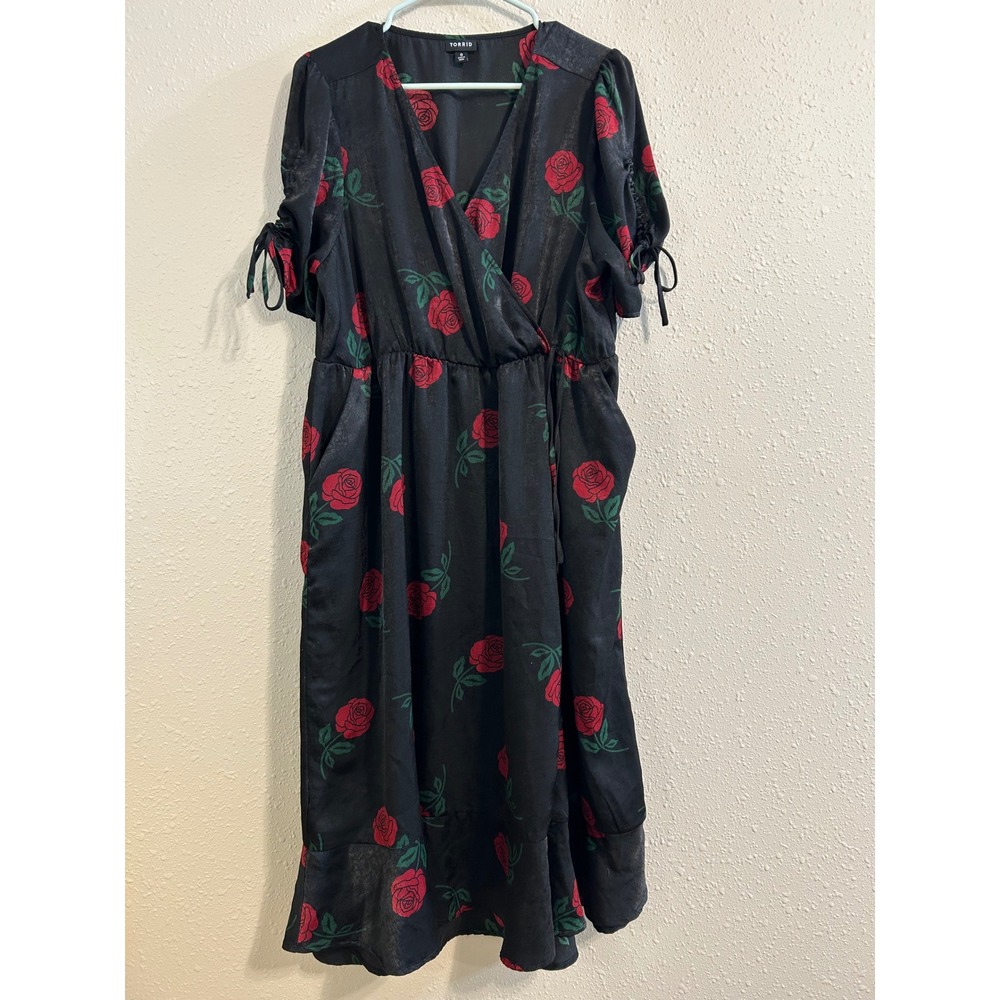 Witchy Torrid Whimsigoth Black Red  Floral Satin Wrap Dress Plus Size 0 L 12